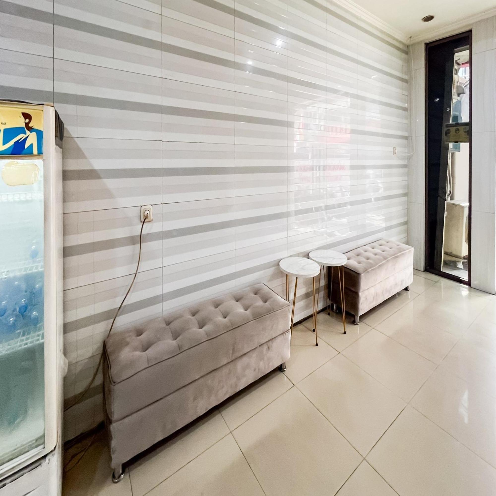 Arcadia Rooms Redpartner Jakarta Exterior foto