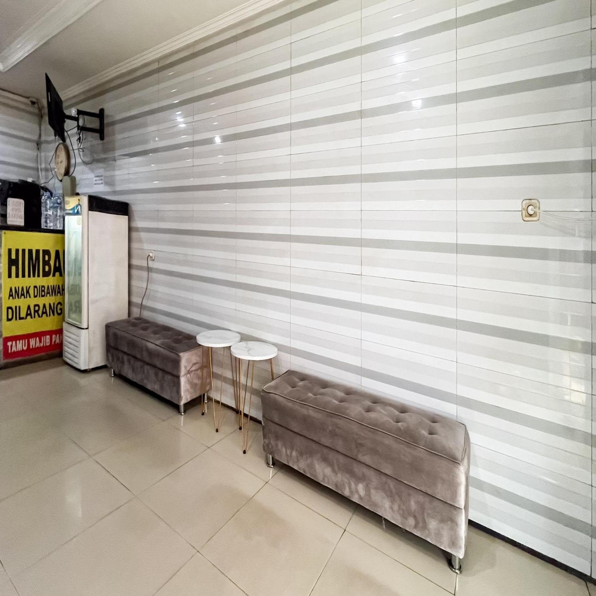 Arcadia Rooms Redpartner Jakarta Exterior foto